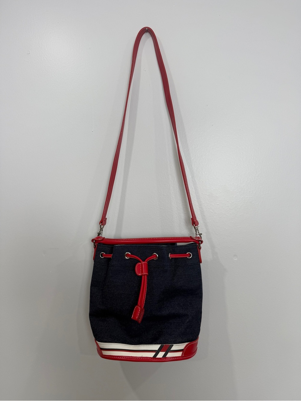 Vintage Red-Trim Navy Bucket Crossbody Bag